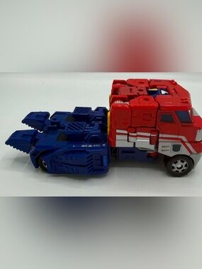 Transformers Robots in Disguise OPTIMUS PRIME Classic Voyager RID 2006 Classics